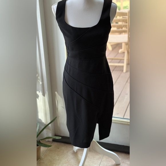 Black Halo Dresses & Skirts - Black Halo Black Dress-size 4 - sexy